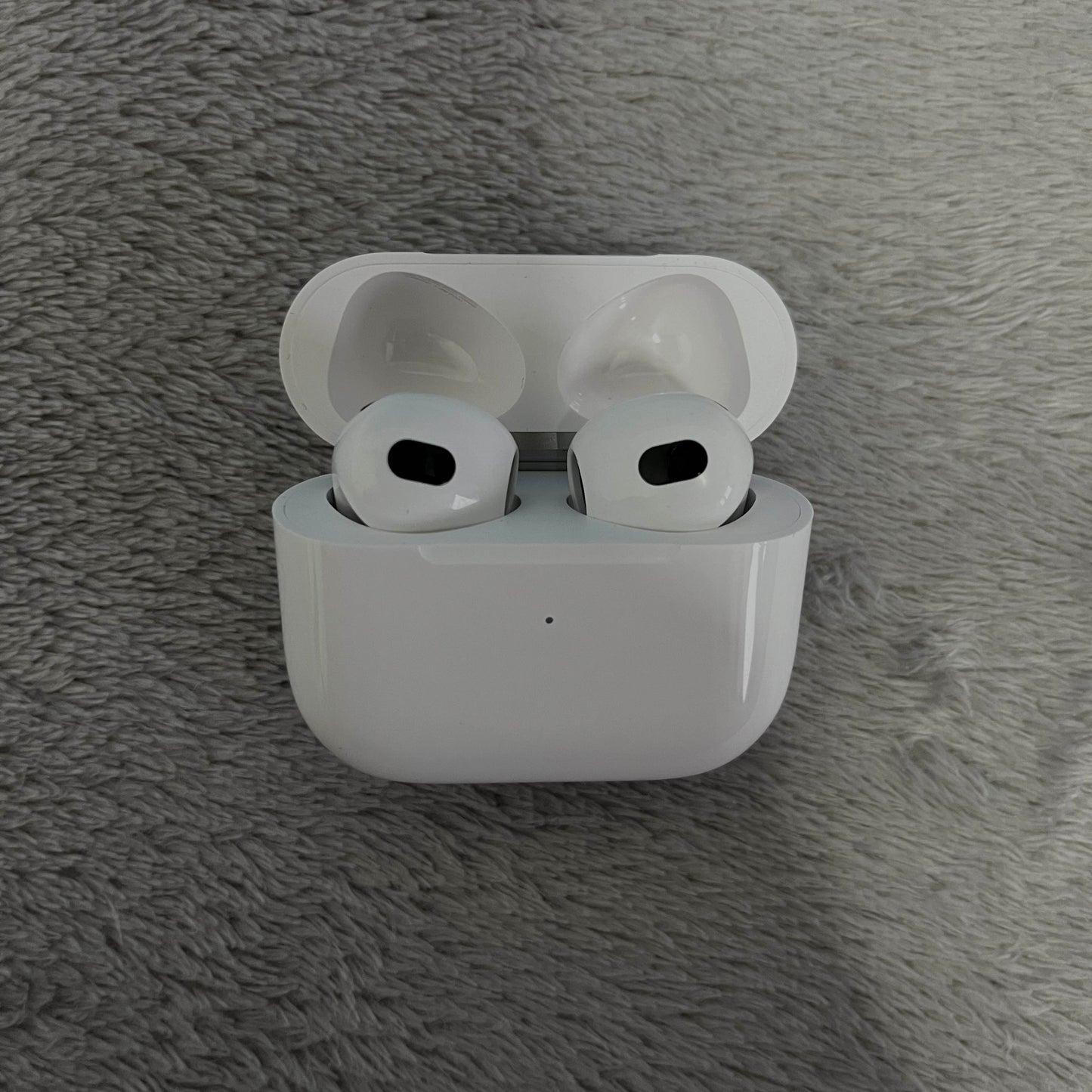 Apple AirPods (3rd Generation) True Wireless Kopfhörer mit Lightning Ladecase
